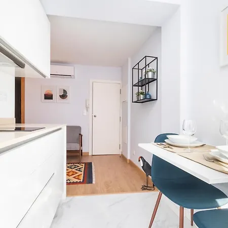 Perfect 1 Bedroom Very Central With Ac 公寓 *